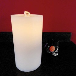 Arya Hd Water Candle Bianca